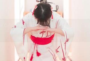 最新揭晓，Aram(아람)的灰丝写真，她真的会挑战你的审美极限吗？