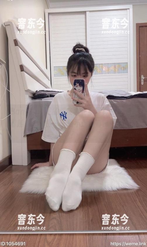 Bangni邦尼 Bangni邦尼的漆皮六芒星写真套图,越看越觉得奇怪——是不是真有深意在里面?