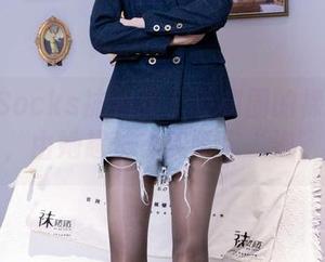 BoBoSocks袜啵啵 – 甜甜圈的裸足写真，由她超长花絮带你“泡”