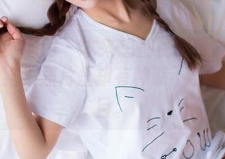 GIRLT果团网 – 本来想直视周琰琳LIN的内衣，结果照片里却有种说不出的惹人瞩目。