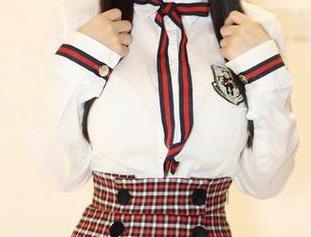 MyGirl美媛馆 – vetiver嘉宝贝儿的高清泳池写真，像极了盛夏的微风，凉凉的，可意外又涩涩的。