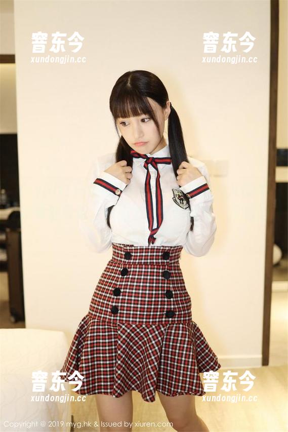 MyGirl美媛馆 - vetiver嘉宝贝儿的高清泳池写真，像极了盛夏的微风，凉凉的，可意外又涩涩的。