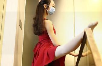 试试ROSI空姐制服套，图包里不止是形象，还是充满遐想的飞行万花筒，快来收集资源吧！