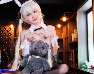 奶牛合集:Sally Dorasnow与小奶牛们的奇妙相遇