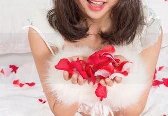 UGirls尤果网 – 杨漫妮的图库精选，一出剧情就让人不想眨眼！