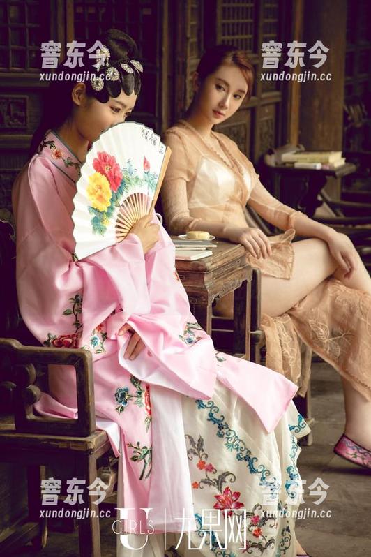 UGirls尤果网 - 来了来了，诗朵雅的裤里丝美图更新，带你走出次元壁