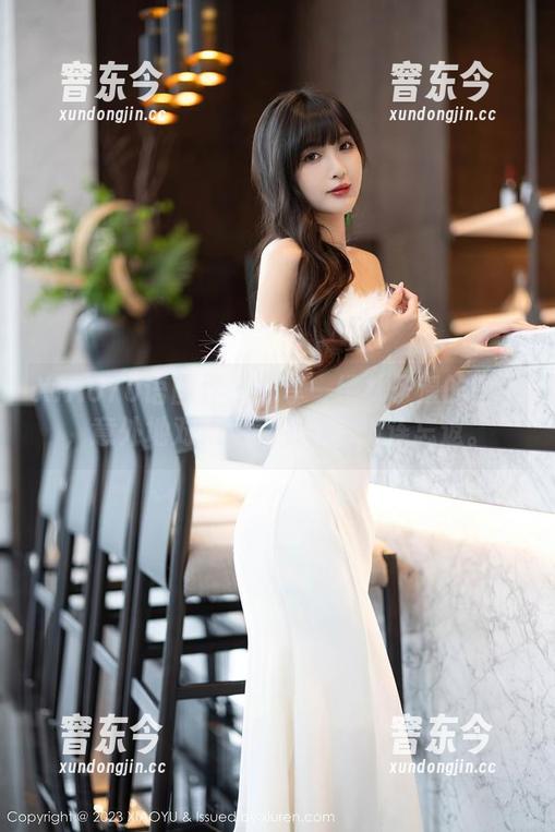 XIAOYU语画界 - 分享一缕林子遥的图包，意外地对她那美丽的脚流连忘返。