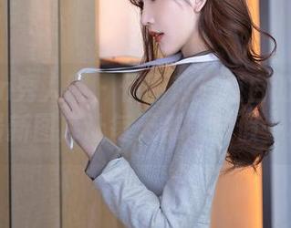 Xiuren秀人网 – 伊丽莎有点白的办公室，最新图库让每天都像放假一样！