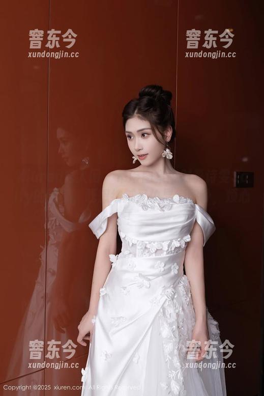 Xiuren秀人网-夏诗雯Sally Xiuren秀人网 - 吊带图集中对夏诗雯Sally的赞美,既想细腻又怕显得露骨,烦心!