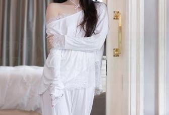 Xiuren秀人网 – 最新！大白兔吖的女仆套图，发现她也很“双面善良”
