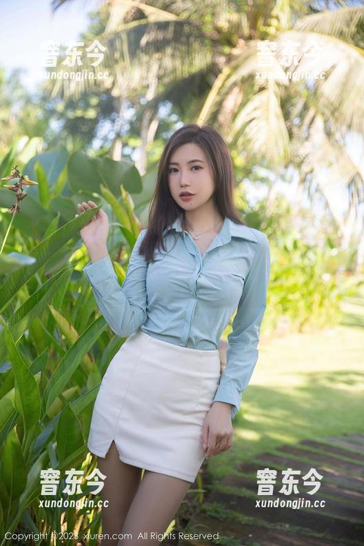Xiuren秀人网-大美媚京 Xiuren秀人网 - 最新写真:大美媚京又来了,丝袜照销魂不已