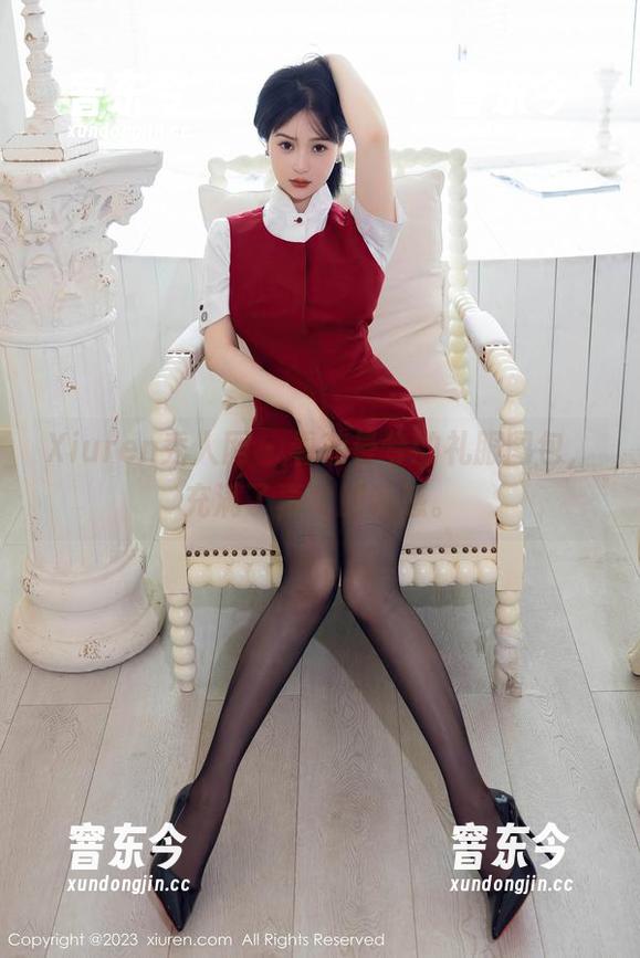 Xiuren秀人网-苏曼兮 Xiuren秀人网 - 看苏曼兮的礼服图包,充满了真实的诱惑。