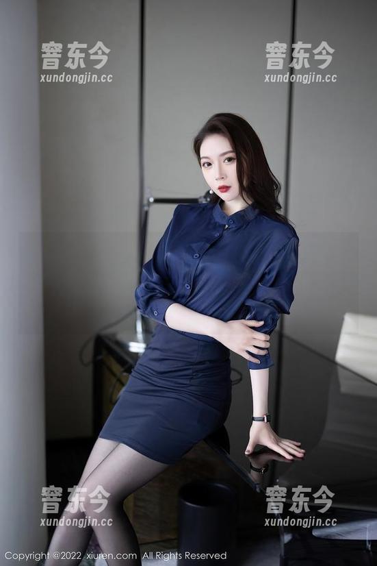 Xiuren秀人网-麻布学妹 Xiuren秀人网 - 麻布学妹在镜头前的眼镜翻转,像极了我的学生时代,图集中满是‘我该去上课了’的懵懂。