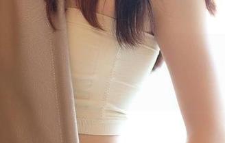 rosi – 请收好这部恋恋的写真，图册中的剧情比我想象的复杂多了。
