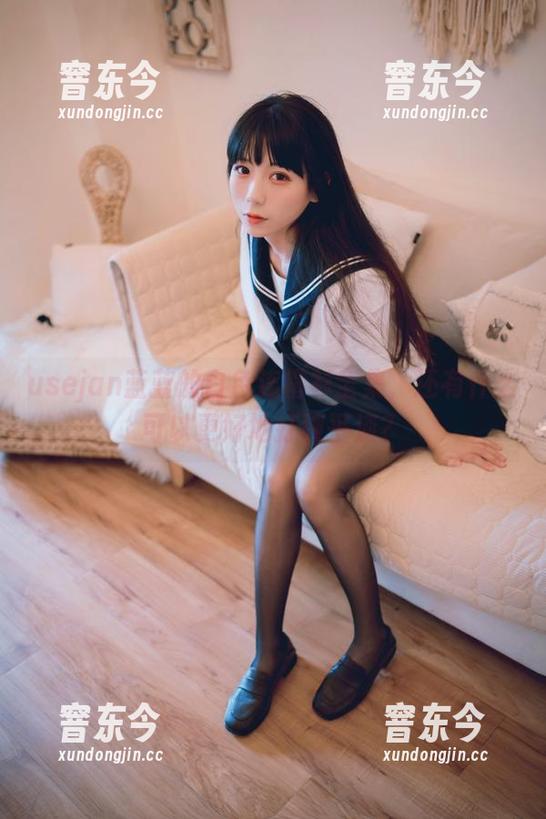 usejan蓝蓝的白色连帽衫全集，还有什么可以更好地打破平淡？