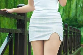 丽柜 – 看着AMY穿着毛衣，高清细腻得让我脑海中不断浮现那些秋日的幻影。
