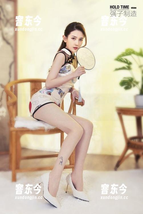 丽柜 - 这组佳怡黑丝写真，免费也没道理不点进去瞅一眼吧？