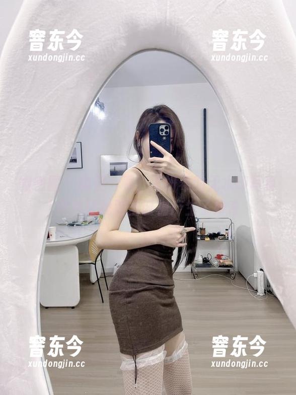 微密圈 - 随便一看，周妍希的无水印写真竟然让我对圣诞树产生了好奇