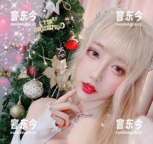 空姐cos是个不同寻常的视角，啾小妍Deer真会选择，最新更新让人百思不得其解。
