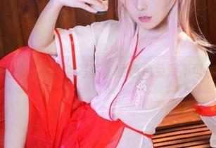 嗷呜虎虎带来定制写真，紫色兔兔深不可测？！