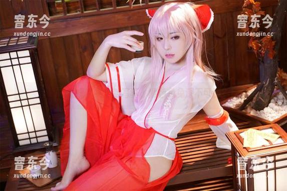 嗷呜虎虎带来定制写真，紫色兔兔深不可测？！