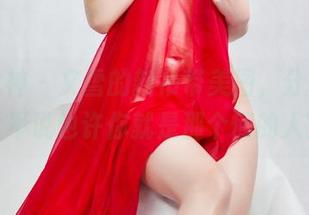 头条女神 – 文雪的新吊带美图，分享给你！不说也许你就是那个懂的人？