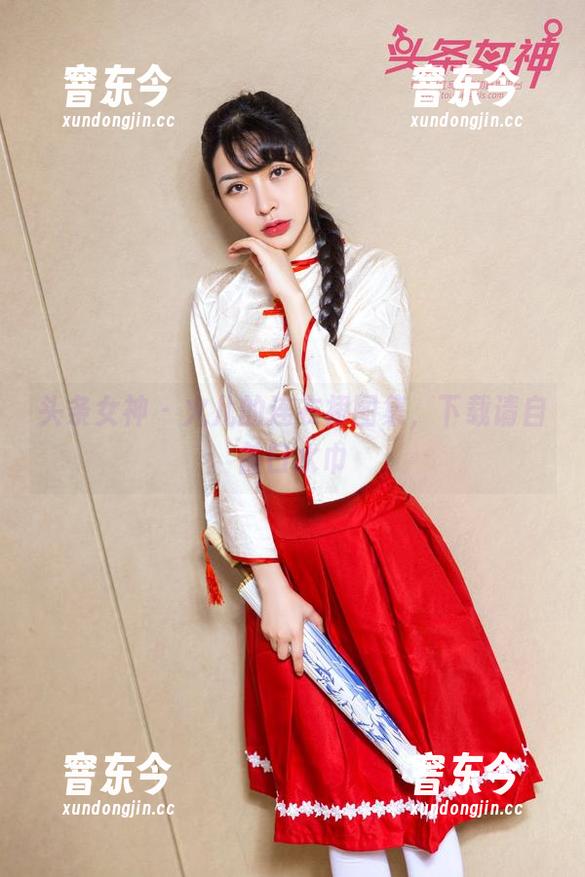 头条女神-火儿 头条女神 - 火儿的连衣裙图集,下载请自备口水巾