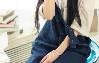 头条女神 – 一组莫晓希的JK写真，关键是图片里那种无意的撩人处理方式，真让人想多聊几句。