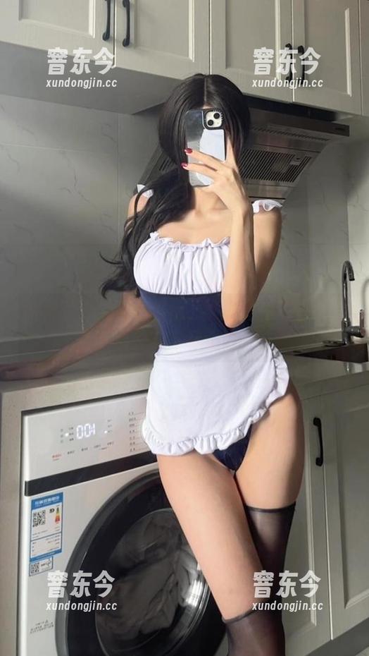 女刺客 微密圈 - 白色比基尼、女刺客和那些意想不到的定制元素。