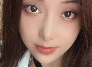 微密圈 – 浴室美图里的奶雯，水珠在她身上打转儿