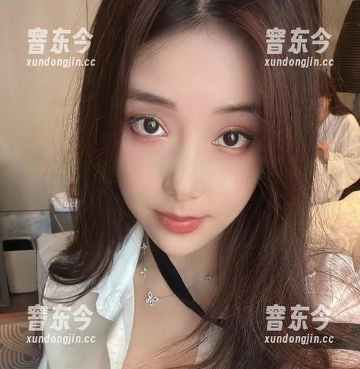 微密圈 - 浴室美图里的奶雯，水珠在她身上打转儿