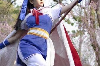妍子坚不可摧在这里，资源也到位，新世纪里搞怪战士的妆容真是呆呆的有趣！