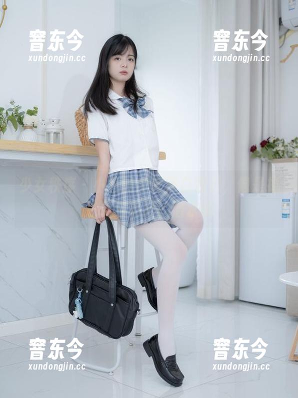 少女秩序-小鱼 少女秩序 - 小鱼的全套黑白图包,像是掉进了老电影的潜水池