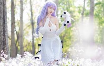 希希_啾精选写真集：申鹤，她像是一阵微风，悄然走过我的心田。