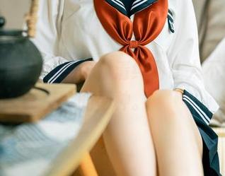 原图里的幼水铃衣，清纯到让人不敢冒犯的那种。