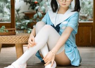 幼水铃衣的裤里丝，看来又是要火的壁纸之一…谁能拒绝呢？
