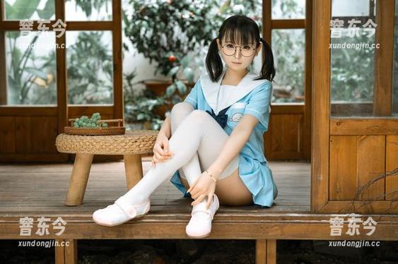 幼水铃衣的裤里丝，看来又是要火的壁纸之一…谁能拒绝呢？