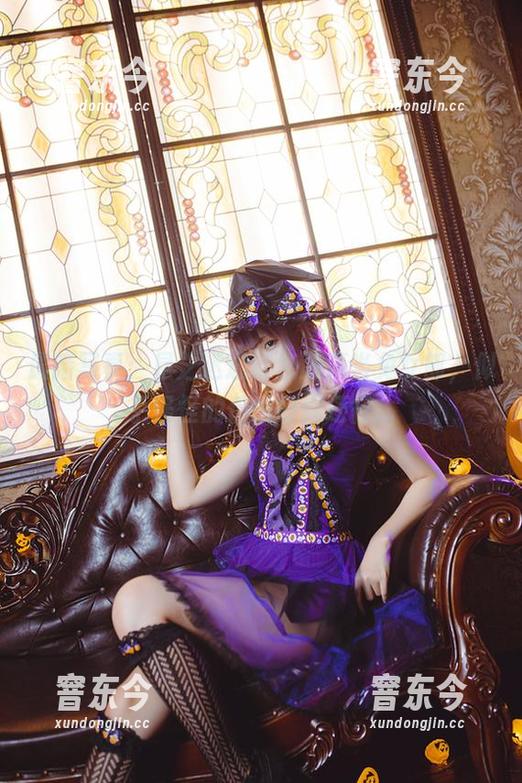 最新写真：星之迟迟给加藤惠当兔女郎，似乎怪怪的但也好像还行...
