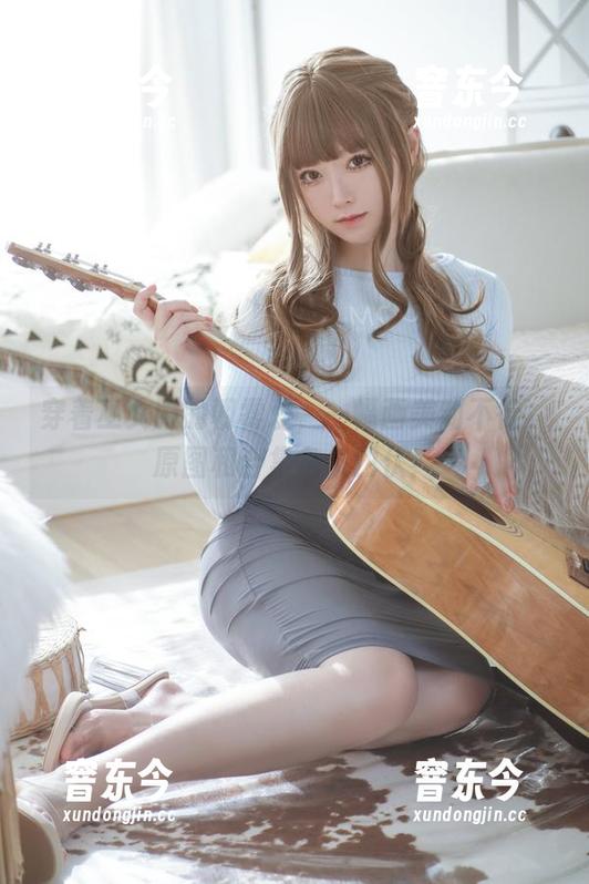 穿着巫女服的朝雾爱，一幅画美到不行，原图和合集危机四伏！
