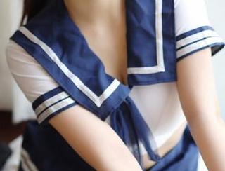 模范学院 – 胡润曦的旗袍写真，原图给我一种说不出的体会，意会了吧。