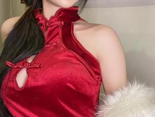 灰丝，资源里的清水由乃，透着一丝慵懒的美