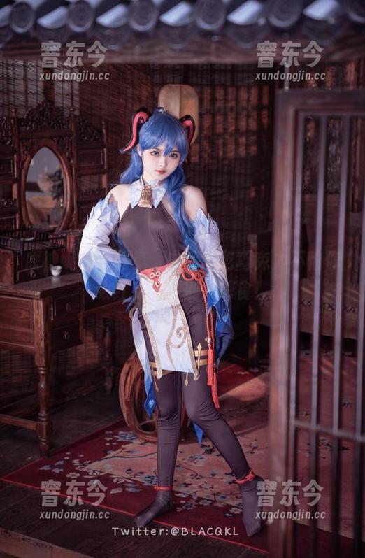 白莉爱吃巧克力 原神妮露写真集,白莉爱吃巧克力不怕你眼红,资源别来掠食!