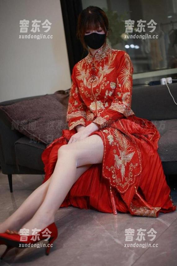 微密圈 - 这才是肉丝秀禾服的正确打开方式！白龙猫女的高清写真集欣赏