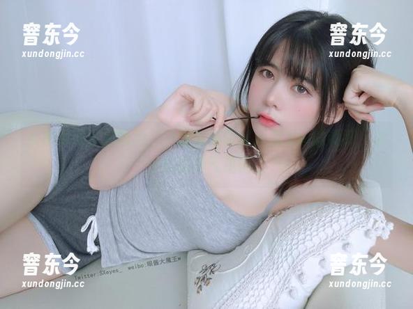 眼酱大魔王w 女神系列私房图片,一看就是眼酱大魔王w的调调,满分的柔美气息哦。