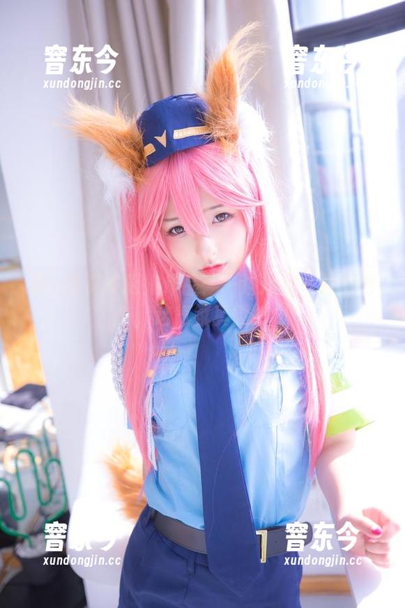 神楽坂真冬 神楽坂真冬厨娘作品:一边炒菜一边放电,这气氛真微妙