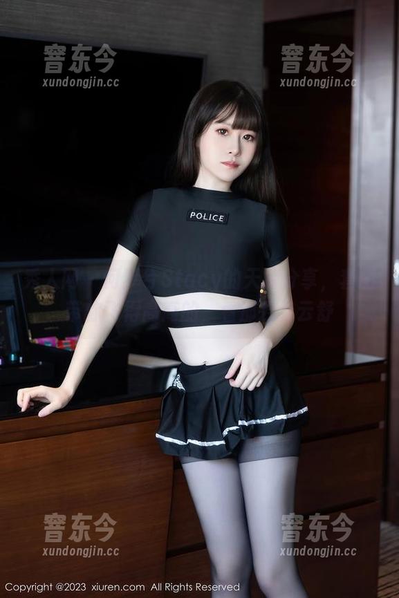 秀人网-何梦兮Stacy 秀人网 - 何梦兮Stacy的天台分享,套图带你飞得高高的,看那云卷云舒