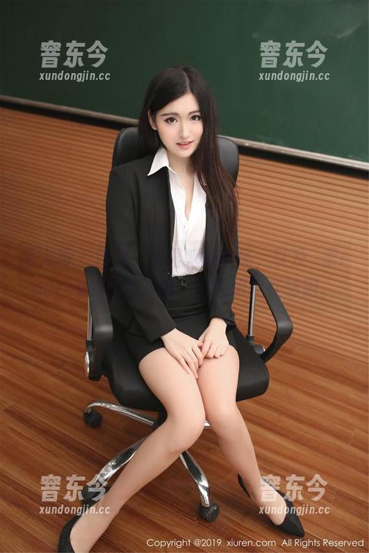 秀人网-媃柔rourou 秀人网 - 裸足,那细腻的触感,以及媃柔rourou的定制写真,我的眼睛在转圈。