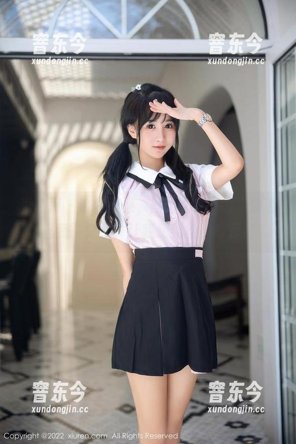 秀人网-晗大大Via 秀人网 - 瑜伽图集,晗大大Via的“放飞自我”之作,让我想到松树和云彩