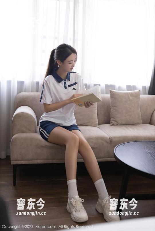 秀人网-李丽莎 秀人网 - 每次点开李丽莎的丝袜写真,都是一种...不得不承认的冲击,哈哈。