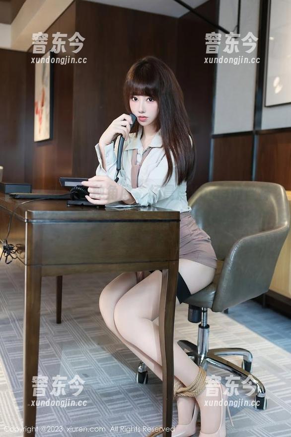 秀人网-杨晨晨Yome 秀人网 - 各种角度,杨晨晨Yome的丝袜美腿在写真集中,难道是上天给我安排的视线考验?